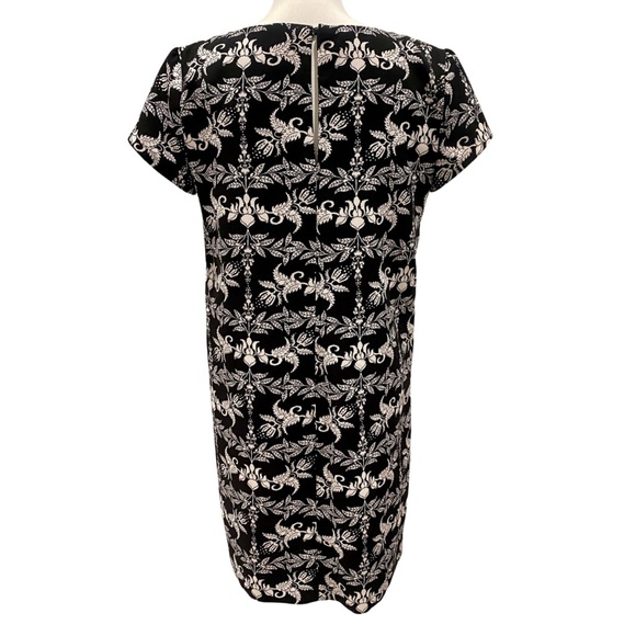 Philosophy Short Sleeve Shift Dress | Black & White Floral (M) - Picture 8 of 11